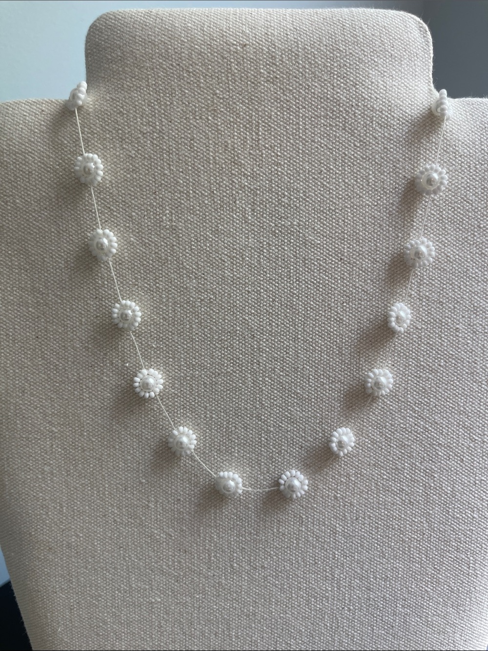 Delicate White Beaded Daisy Necklace - Women Jewelry hand made